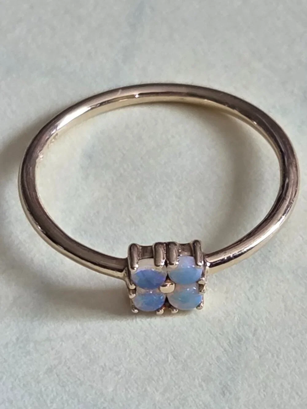 Wwake opal ring sz 4.25 14k yellow gold